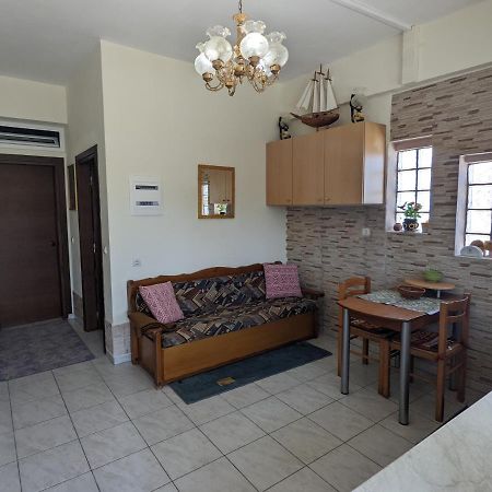Modern 1-Bedroom With Bbq & Roof Garden Near Beach Stalos Exterior foto