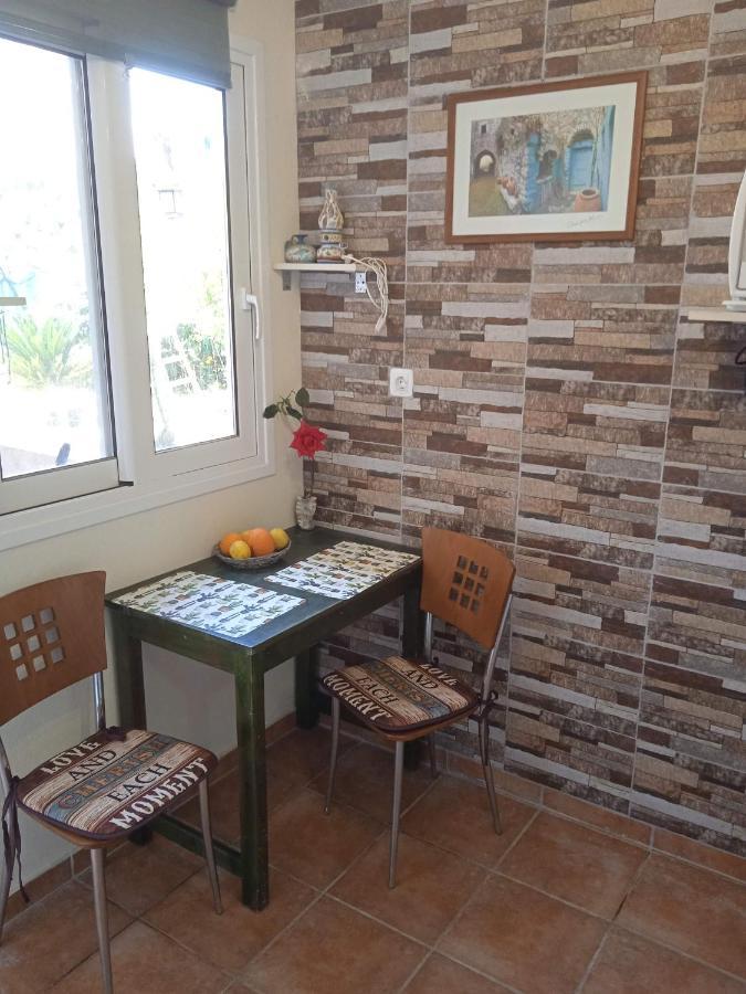 Modern 1-Bedroom With Bbq & Roof Garden Near Beach Stalos Exterior foto